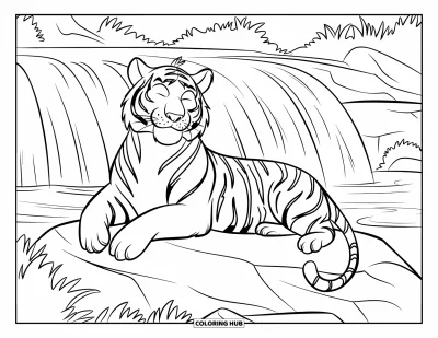 Coloriage de tigres pour enfants : Un tigre se chauffe au soleil sur un rocher, avec une cascade qui coule élégamment derrière