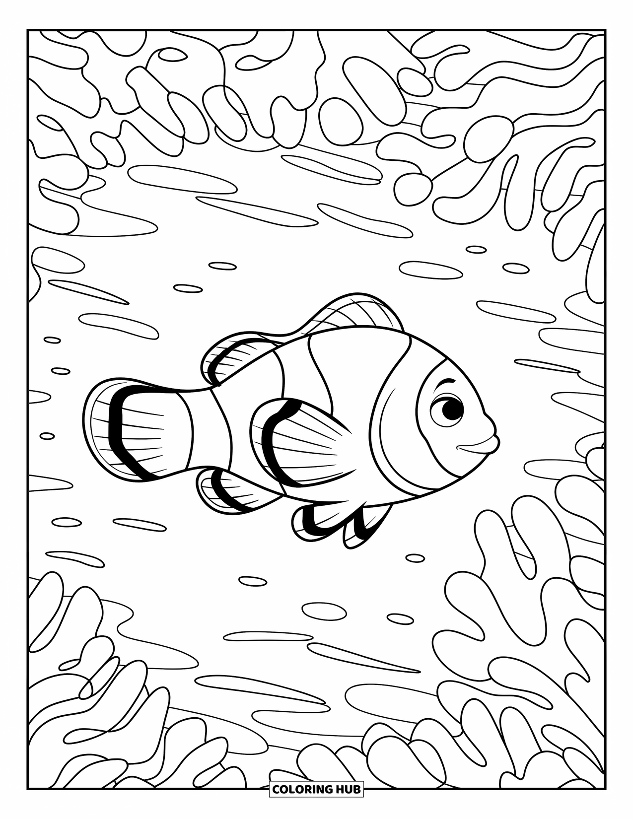 Disegno di pesce da colorare per bambini: Un brillante pesce pagliaccio nuota oltre un corallo morbido e ondulato in un ambiente acquatico calmo e aperto