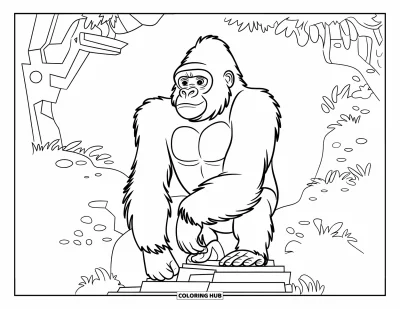 Dibujo de gorila para colorear para niños: Un gorila se alza orgulloso como una estatua rodeado de árboles cubiertos de musgo y formas audaces del bosque
