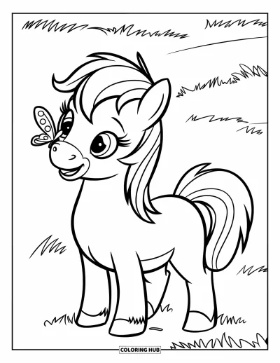 Coloriage de cheval pour enfants : Un poney sourit avec un papillon sur son nez dans un pré herbeux
