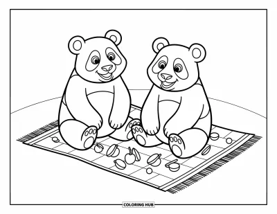 Panda-Ausmalbild für Kinder: Zwei Pandas sitzen auf einer Picknickdecke, umgeben von verstreuten Früchten in einer verspielten Szene