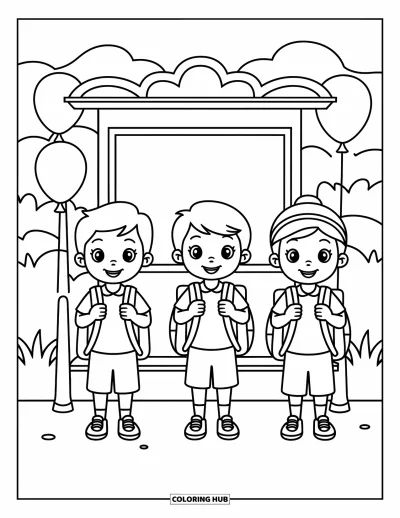 Coloriage d’école pour enfants : Trois élèves souriants attendent à un arrêt de bus décoré de ballons et d’un panneau amusant