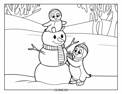 Coloriage de bonhomme de neige pour enfants : Un bonhomme de neige joyeux avec un pingouin sur la tête reçoit un petit cadeau d’un autre pingouin