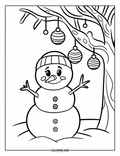 Coloriage de bonhomme de neige pour enfants : Un petit bonhomme de neige au ventre boutonné se tient à côté d'un sapin décoré avec des boules suspendues