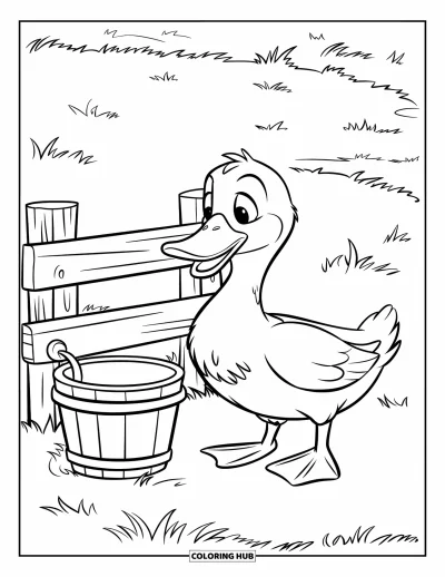 Coloriage de canards pour enfants : Un canard se tient près d'un seau et d'une clôture dans une ferme herbeuse