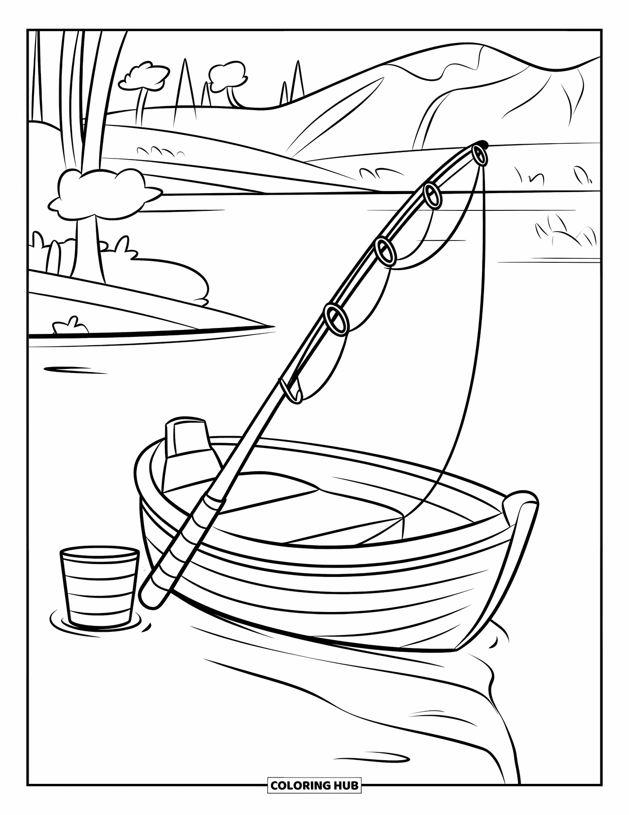 Desenho de Pescaria para Colorir para Crianças: Um barco tranquilo flutua em águas calmas com árvores e uma montanha por perto