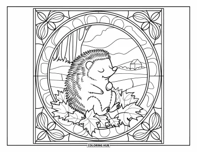 Coloriage de hérisson pour adultes : Un hérisson se repose dans des feuilles d'automne dans un cadre de vitrail fleuri avec des arbres au loin