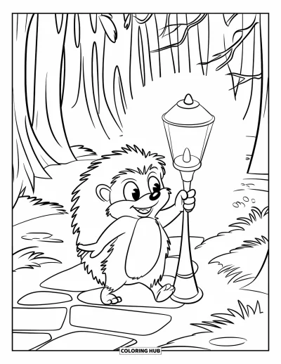 Coloriage de hérisson pour enfants : Un hérisson marche sur un sentier sombre avec une lanterne sous des arbres aux branches voûtées