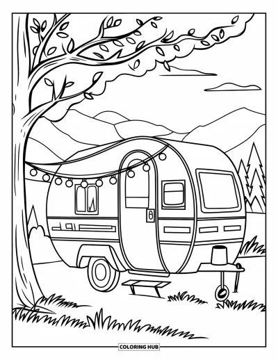 Coloriage de camping-car pour enfants : Un camping-car avec une véranda et des guirlandes lumineuses repose près d'arbres et de montagnes