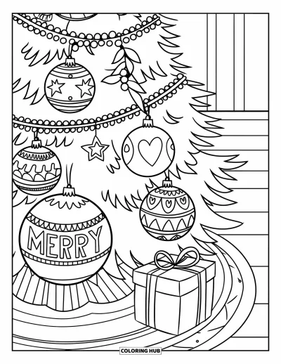 Coloriage de sapin de Noël pour enfants : Une pièce avec un sapin, du gui, des boules à motifs et un cadeau portant l'inscription 