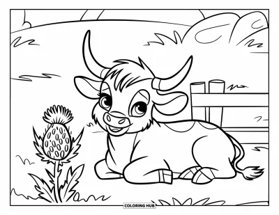 Desenho de vaca das Terras Altas para colorir para crianças: Um bezerrinho brincalhão descansa perto de uma cerca e um cardo roxo em um trecho gramado