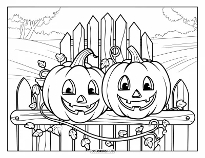 Coloriage de champs de citrouilles pour enfants : Des citrouilles espièges sur des lianes sourient derrière une clôture en bois et des arbres