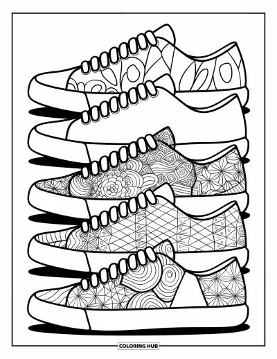 Coloriage de baskets pour adultes : Des baskets remplies de formes amusantes comme des fleurs, des losanges et des triangles se tiennent en rang