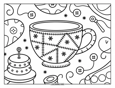 Coloriage de tasse à thé pour adultes : Une tasse rapiécée aux fils apparents est entourée d'accessoires de couture ludiques et de formes douces