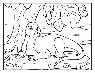 Komodo-Drachen-Ausmalbild für Kinder: Ein Komodo-Drache liegt neben einem Baum und Steinen in einem Tropenwald