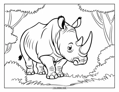 Kleurplaat van een neushoorn voor kinderen: Neushoorn kijkt opzij terwijl hij bij savannestruiken staat
