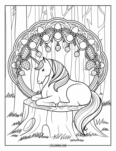 Coloriage de licorne de Noël pour adultes : Une licorne se repose sous un mandala d'ornements, de baies et de guirlandes