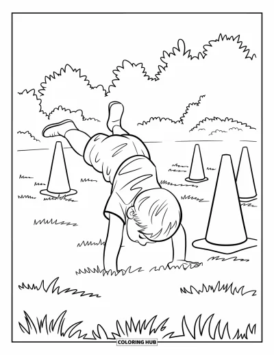 Coloriage de sport pour enfants : Un enfant fait la roue sur un carré d'herbe avec des cônes alentour