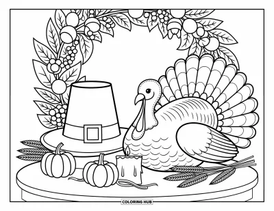 Coloriage de dinde de Thanksgiving pour adultes : Une dinde fière et un chapeau de pèlerin reposent près de citrouilles et de blé sur une table d'automne chaleureuse