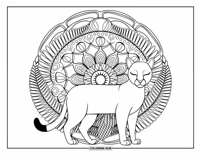 Desen de colorat cu pume pentru adulți: O pumă relaxată stă calm în interiorul unui cerc de ferigi decorative și forme de mandala cu frunze