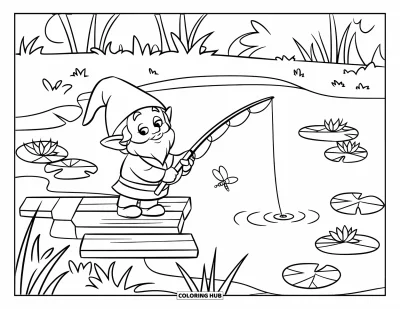 Desenho de gnomo de verão para colorir para crianças: Um gnomo pesca à beira de um lago tranquilo com nenúfares e libélulas